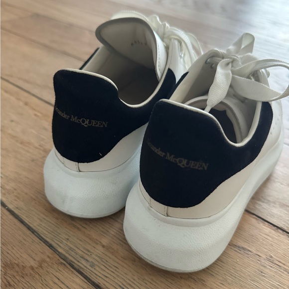 Alexander McQueen Women's Oversized Embossed Logo Colorblocked Suede Sneakers - Picture 2 of 7